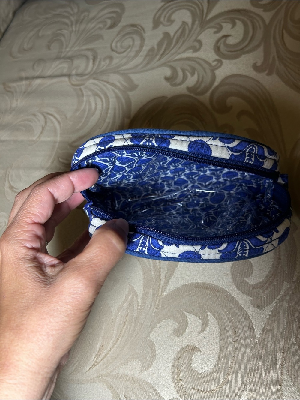 Quilted Vera Bradley Cosmetic Bag Retired Covalt Tile Pattern Blue White Floral - Picture 2 of 4